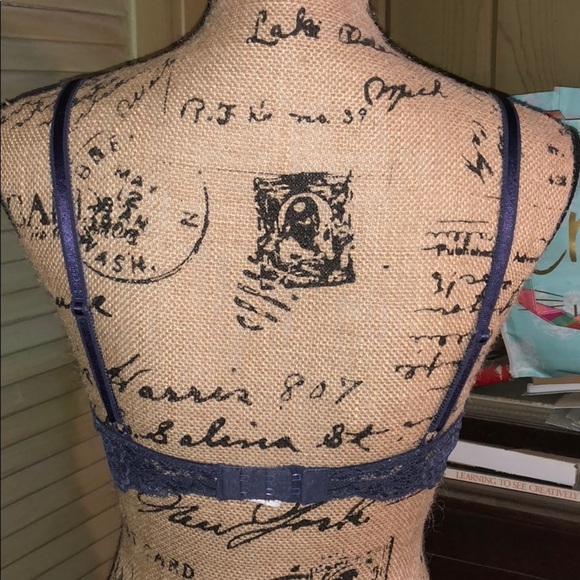 Victoria’s Secret purple lace bra - Picture 3 of 7